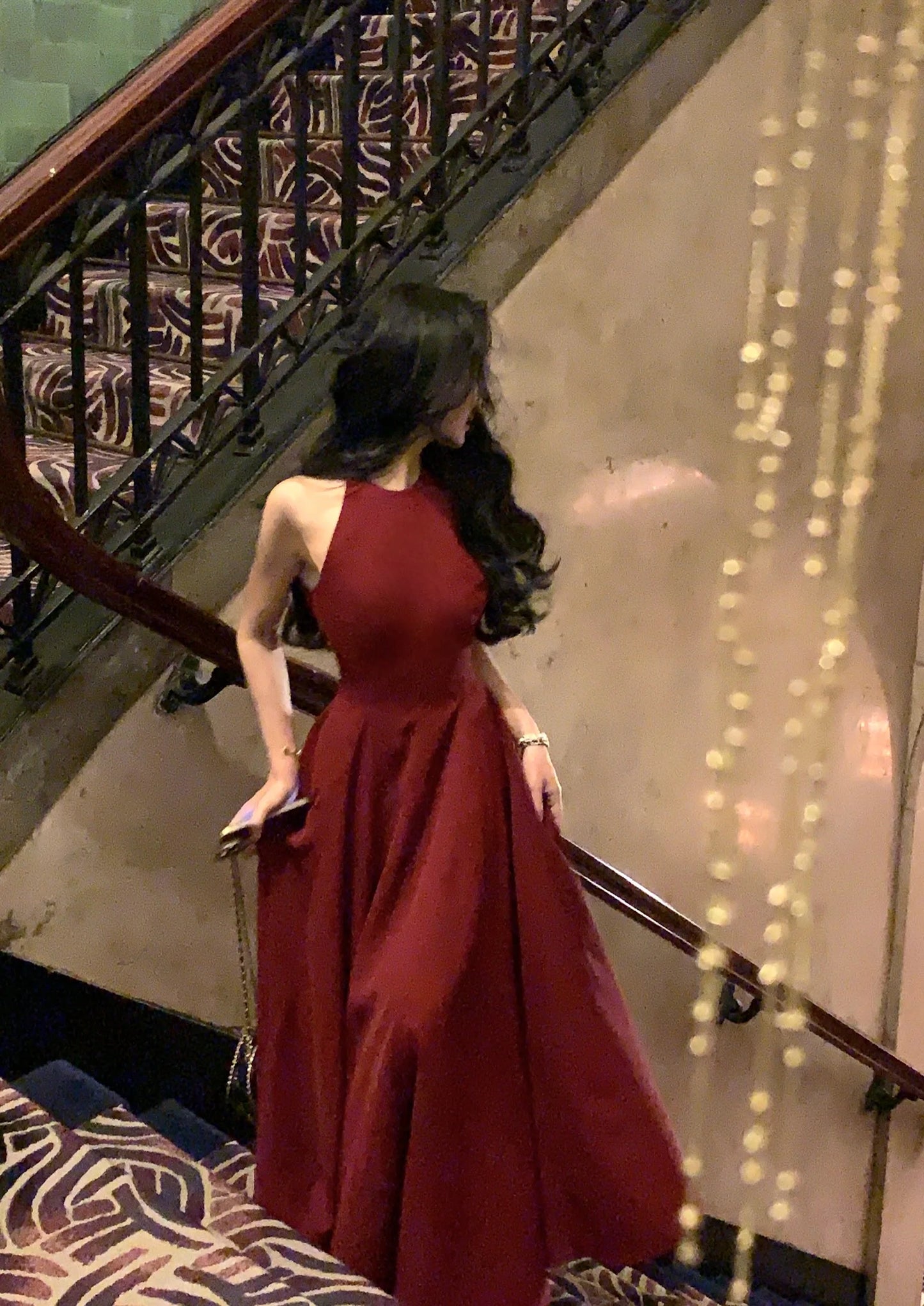 Elegant design of the dress with a flowy skirt