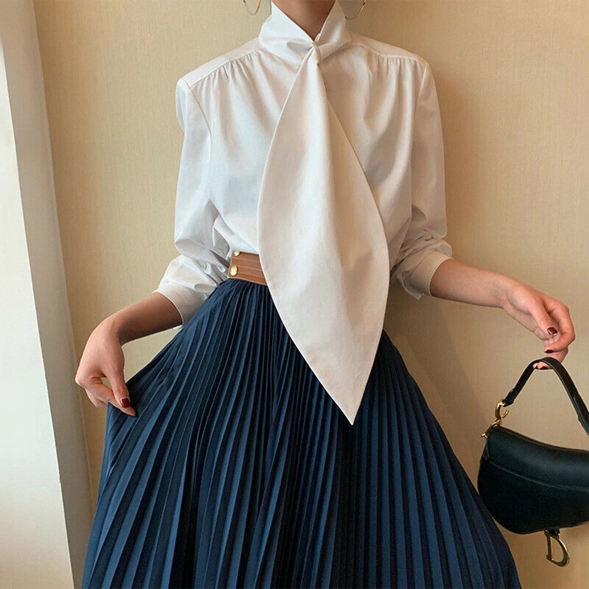 Loose fit blouse in solid color