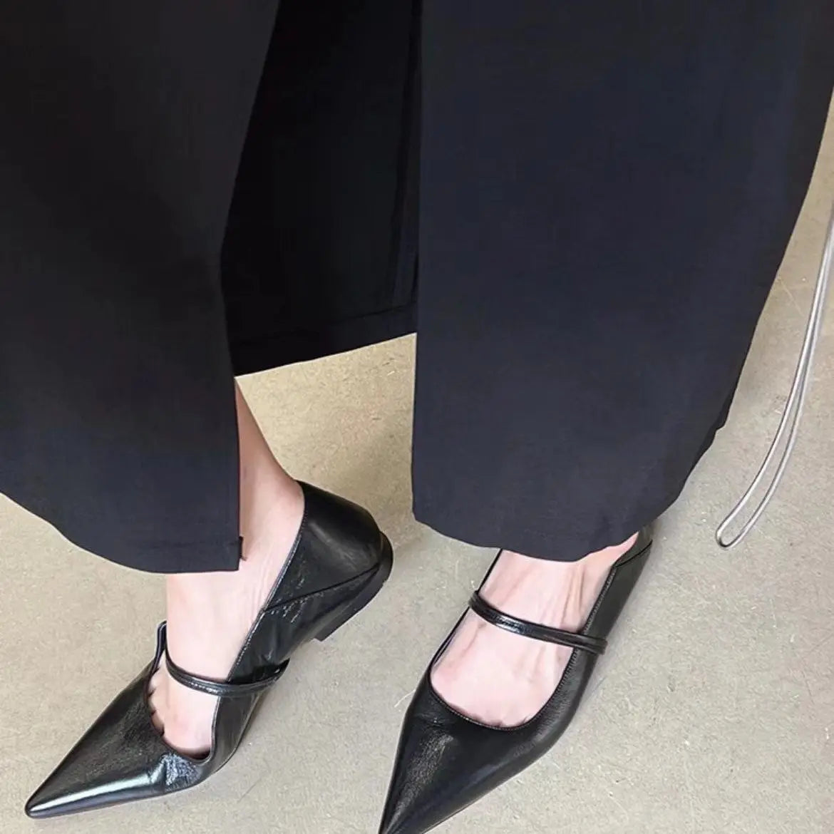 Elegant Retro Silver Designer Pointed Toe Flats