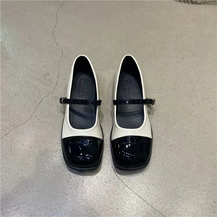 Womenโs Retro Wedge Platform Flats