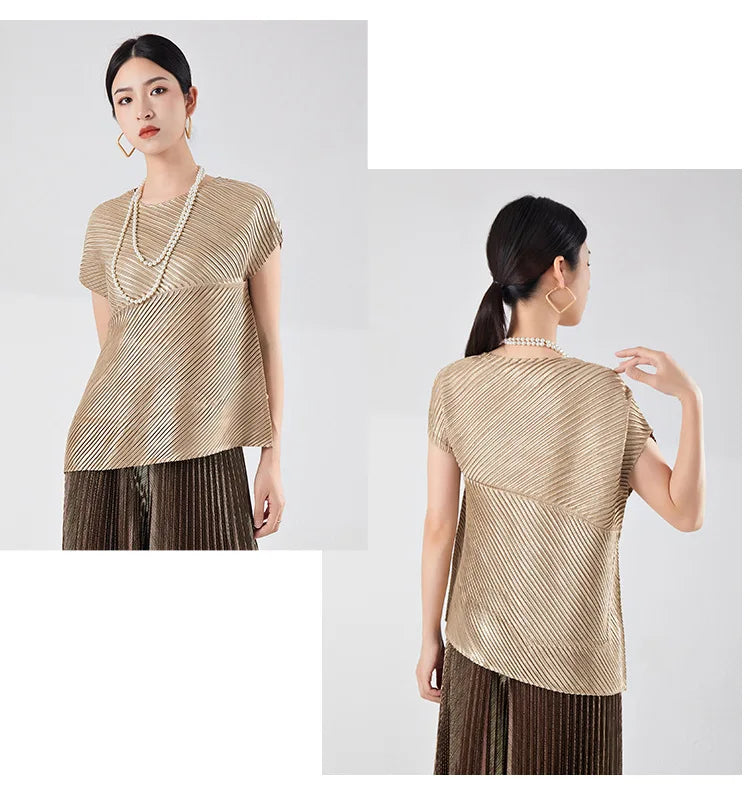 LANMREM Bronzing Pleated T-shirt styled with a maxi skirt.