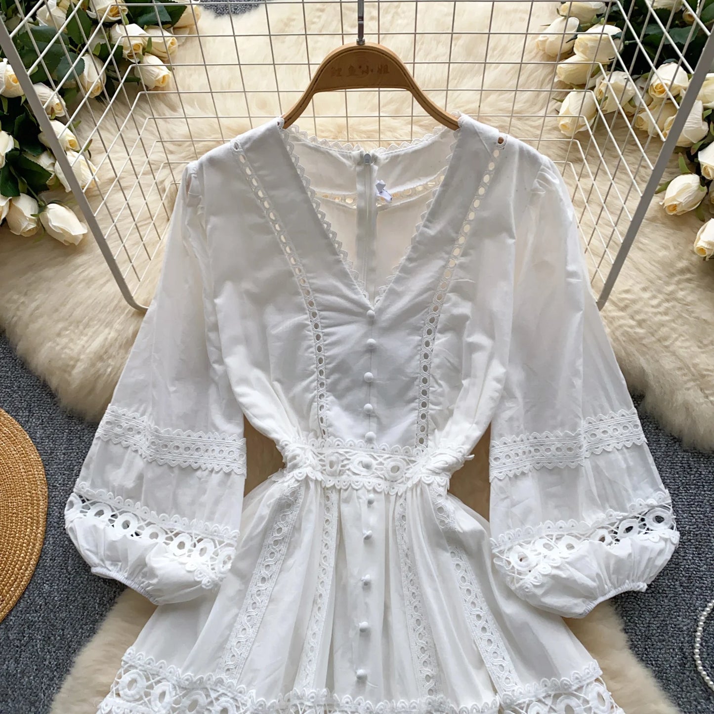 Vintage Lace Elegant V-Neck Lace Lantern Sleeve Dress