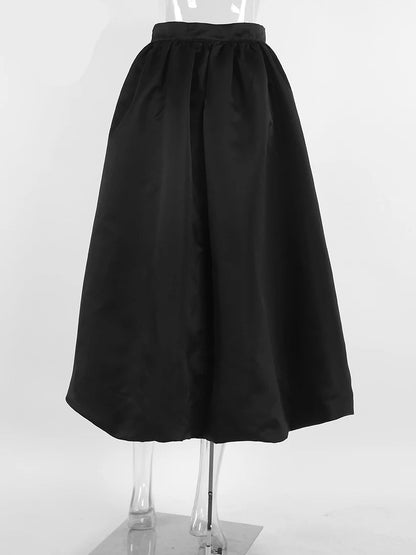 Back view of the high-waisted elegant long skirt
