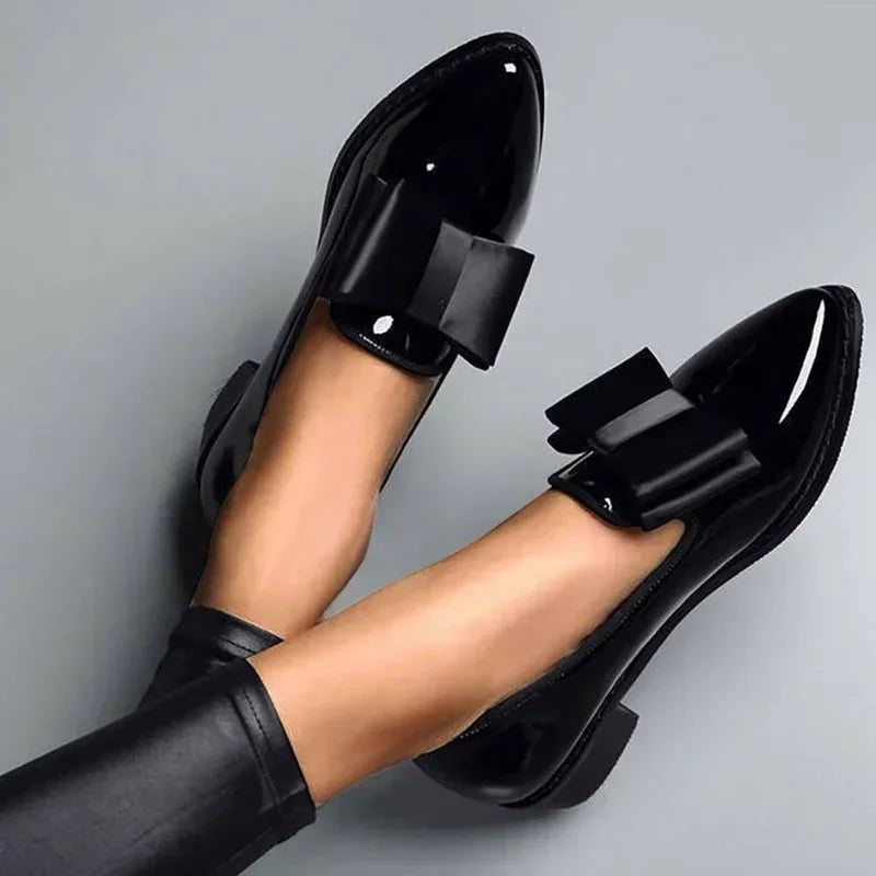 Comfortable pointed toe bow loafers