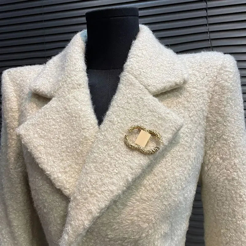 Chic Woolen Coat for Women with Classy Suit Collar.