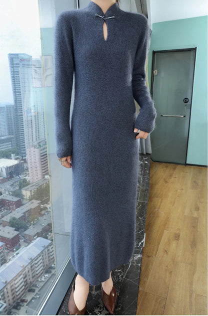 Elegant full-length maxi dress made of mink cashmere.
