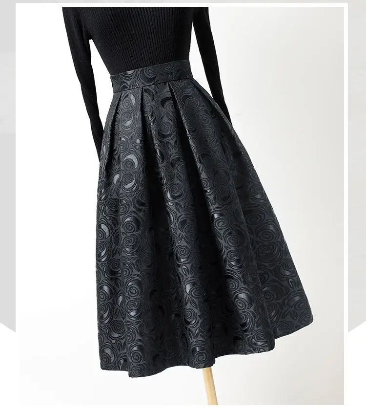 Chic and sophisticated party look featuring the jacquard skirt
