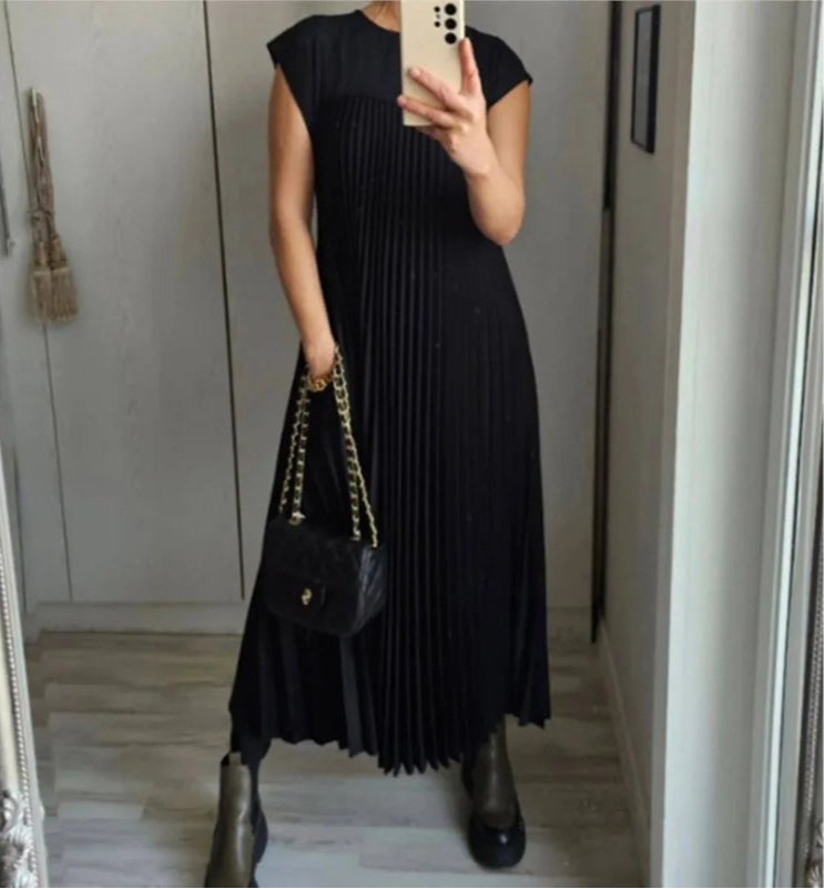 Comfortable Loose Solid Color Dress
