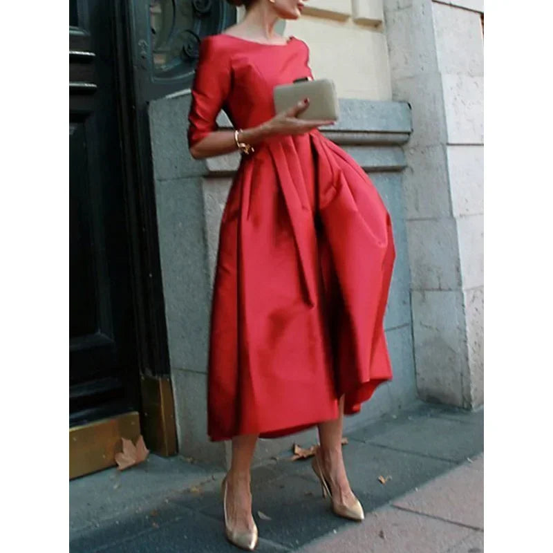 Women's luxurious banquet midi dress for special occasions
