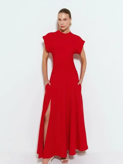 Timeless red O-neck dress for evening wear
