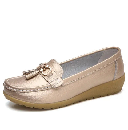 Retro Style Women Flats in Leather
