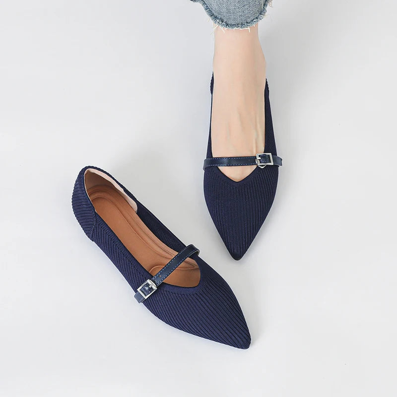 Comfortable women's flats in soft material
