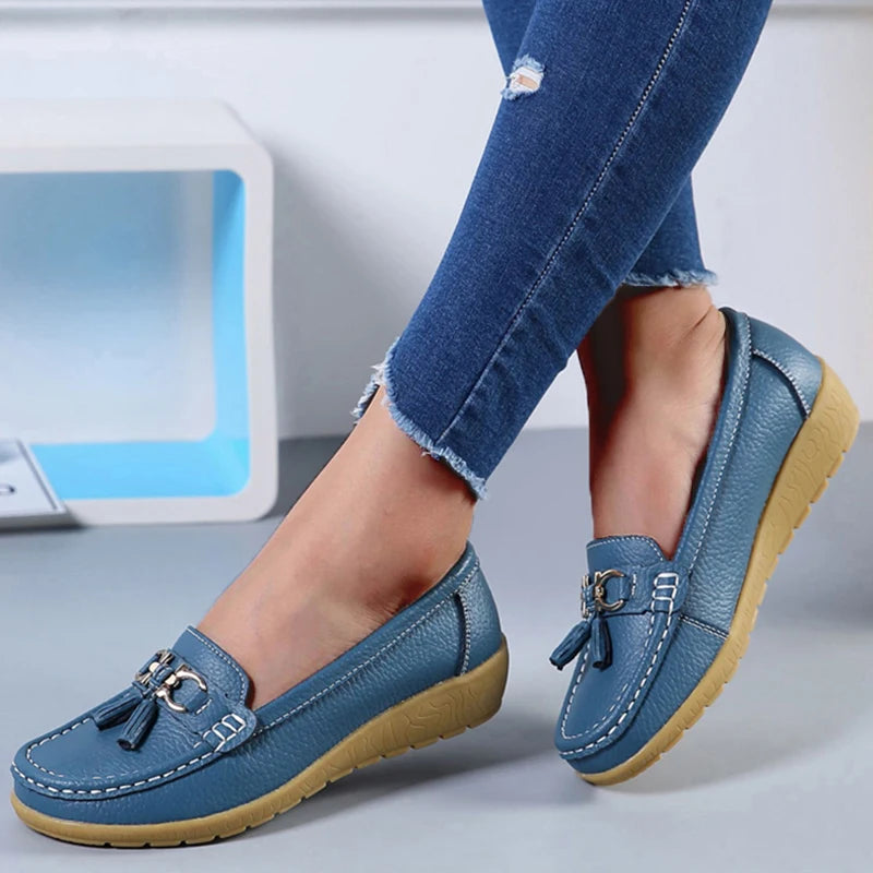 Stylish Leather Women Flats with Tassels