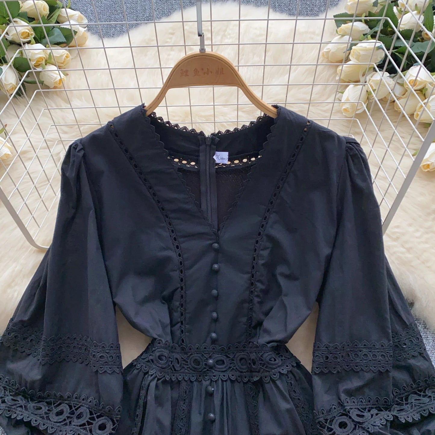 Vintage Lace Elegant V-Neck Lace Lantern Sleeve Dress